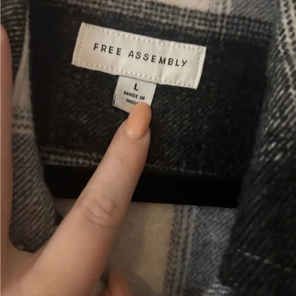 Shacket - Picture 3 of 4